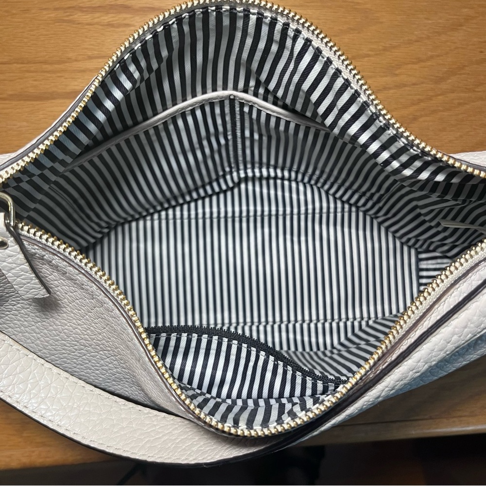 Kate Spade New York Prospect Place Kaia
Crossbody Hobo Bag - Picture 8 of 11